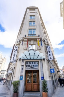 Quatro Puerta del Sol, Madrid, Espagne