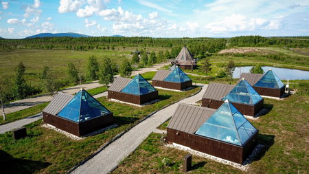 Aurora Pyramid Glass Igloos, Levi, Финляндия