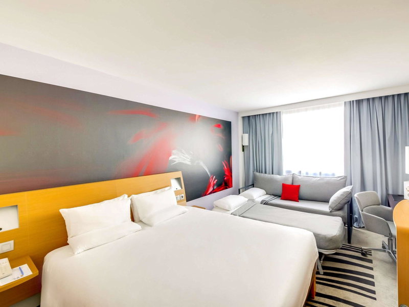 Novotel Paris Centre Gare Montparnasse, Montrouge, France
