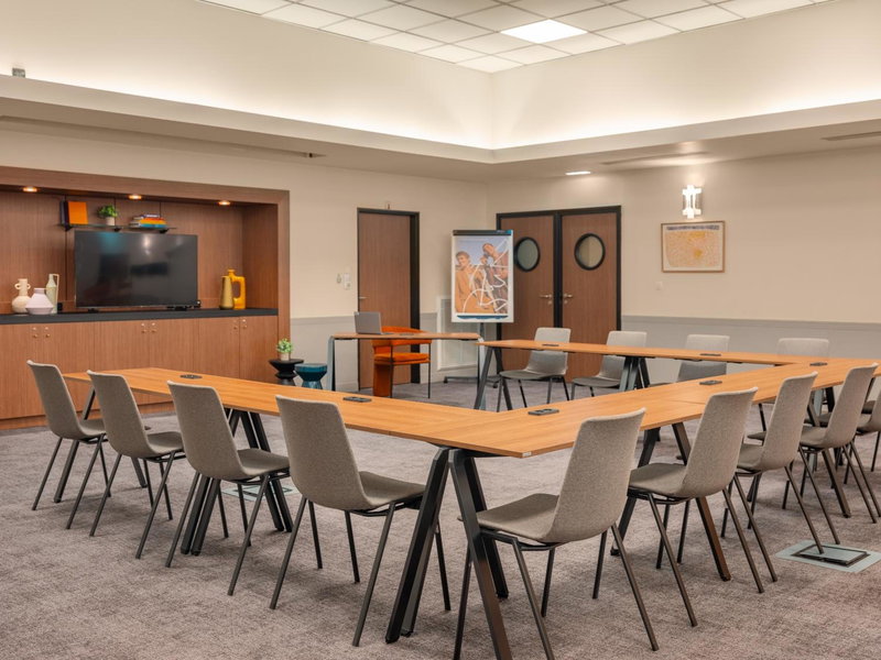 Mercure Paris Gare Montparnasse TGV, Montrouge, France