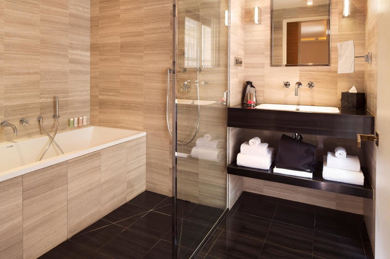 Hotel Marignan Champs-Elysées, Levallois-Perret, Франция