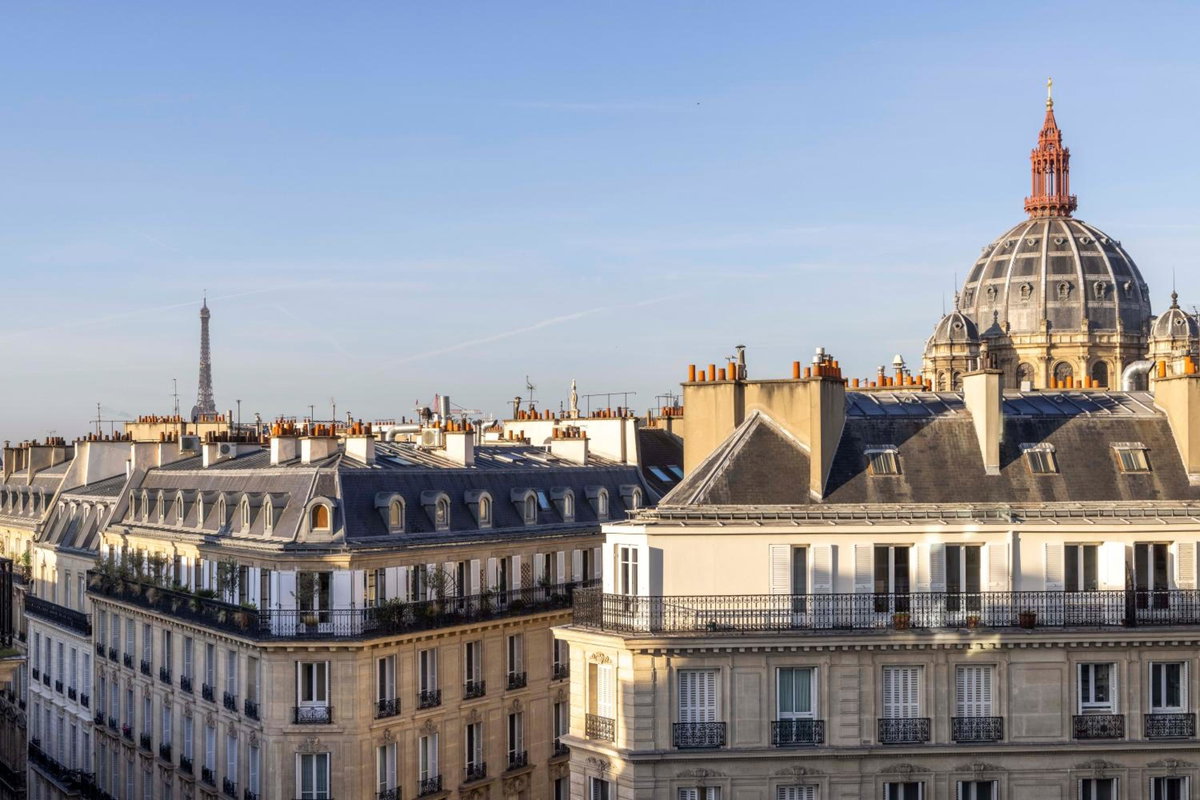 Hôtel · Le 12 Hôtel, Clichy