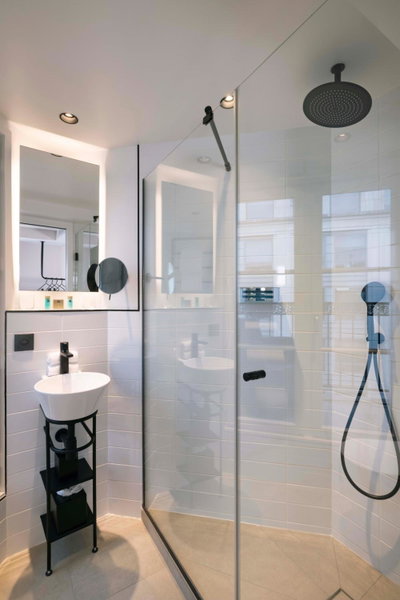 Le 12 Hôtel, Clichy, Francia