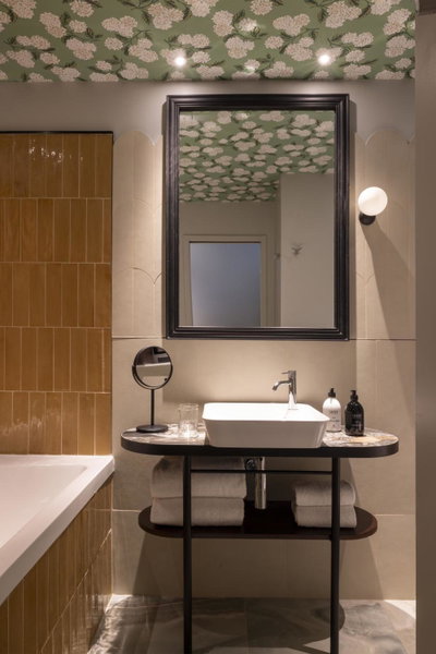 Hotel L de Lutece - Notre-Dame, Paris, France