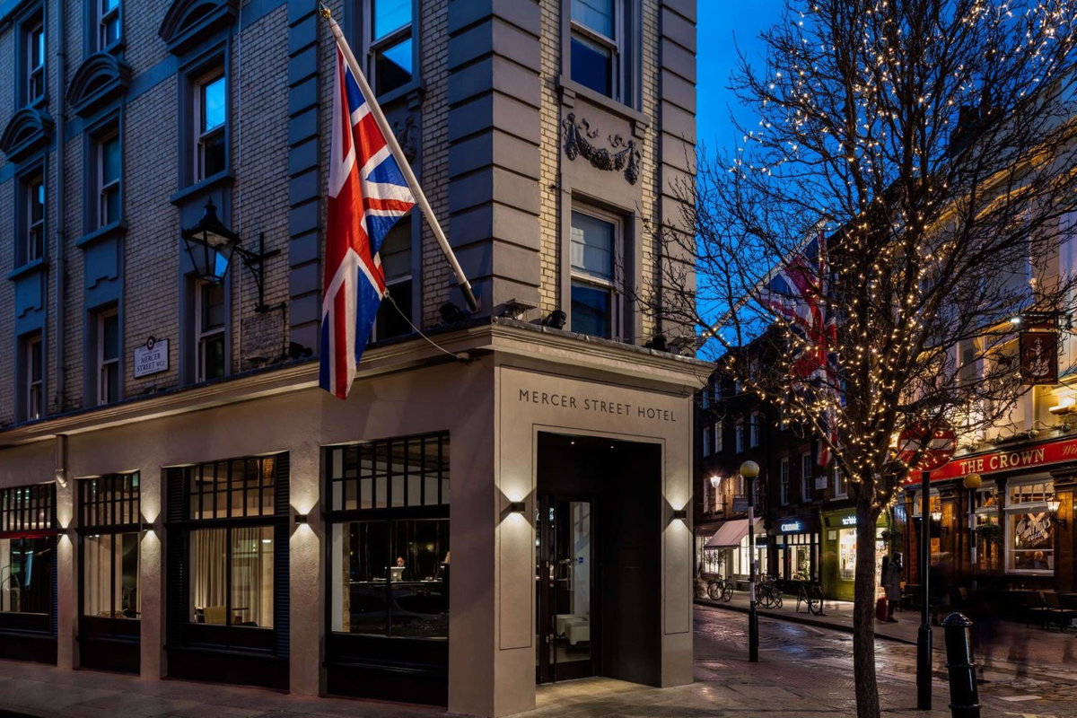 Hotel · Radisson Blu Hotel, London Mercer Street, London