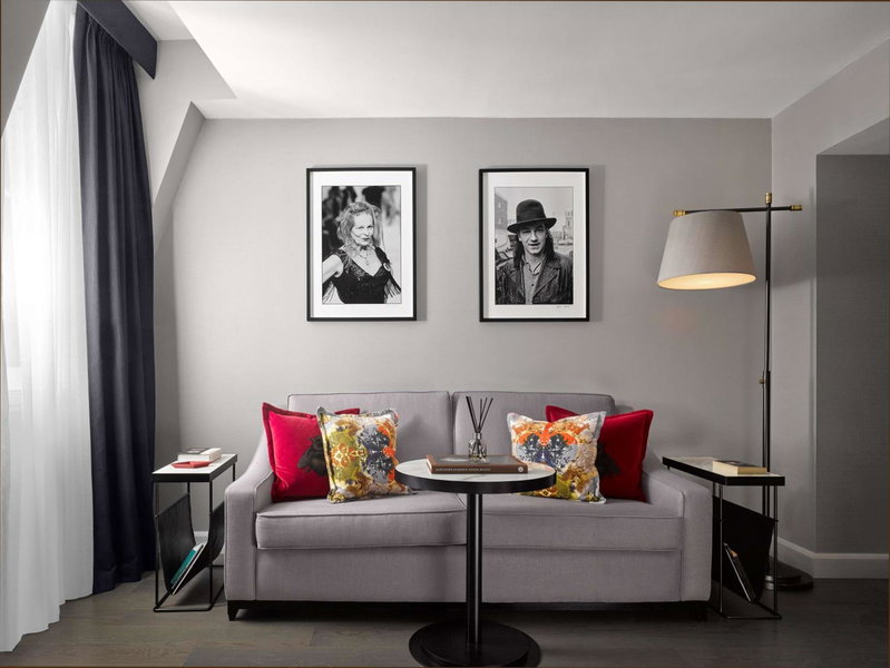 The Trafalgar St James London Curio Collection by Hilton, London, Великобритания