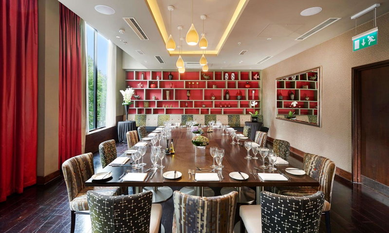 Hilton London Olympia, Shepherds Bush, Великобритания
