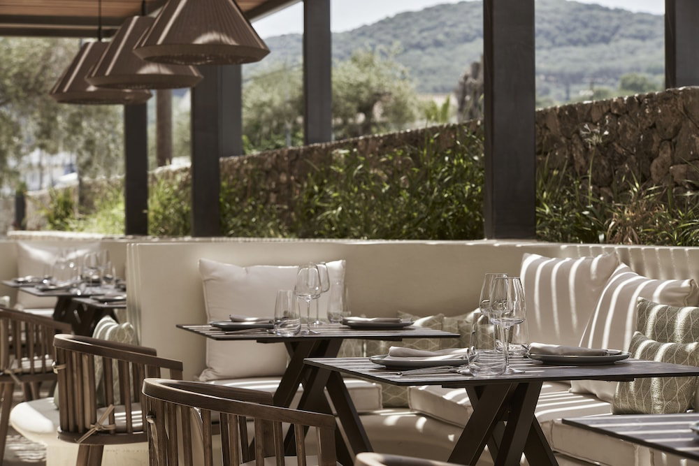 The Olivar Suites, Grèce