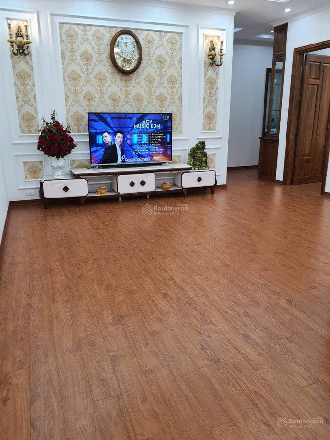 Apartment for sale in Hanoi, Vietnam · Dich Vong New Urban Area Project · 3 rooms, 2 baths