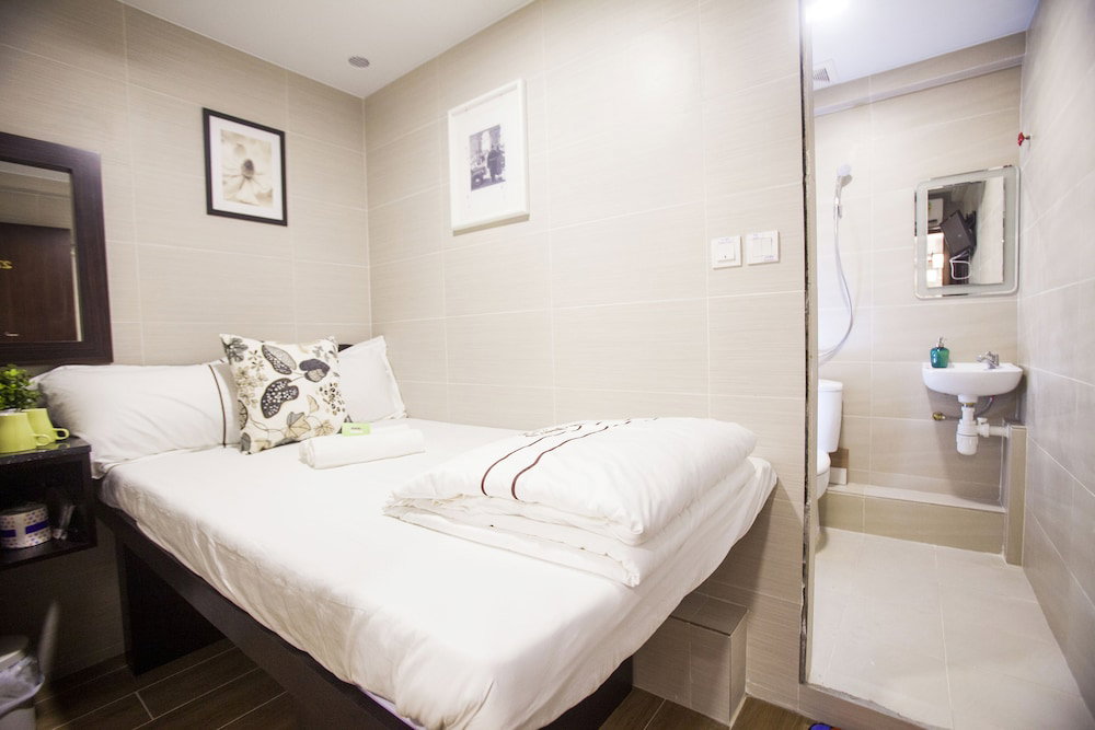 Smiley Inn, Hongkong