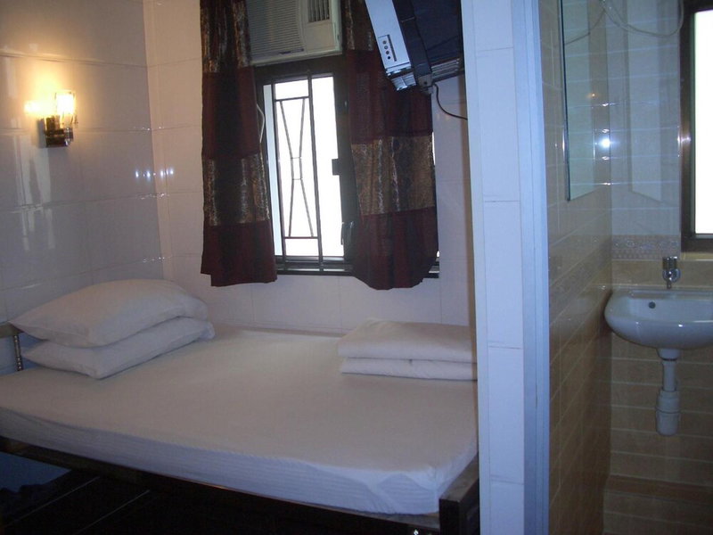 Maple Leaf Guest House, Kowloon, Hong Kong