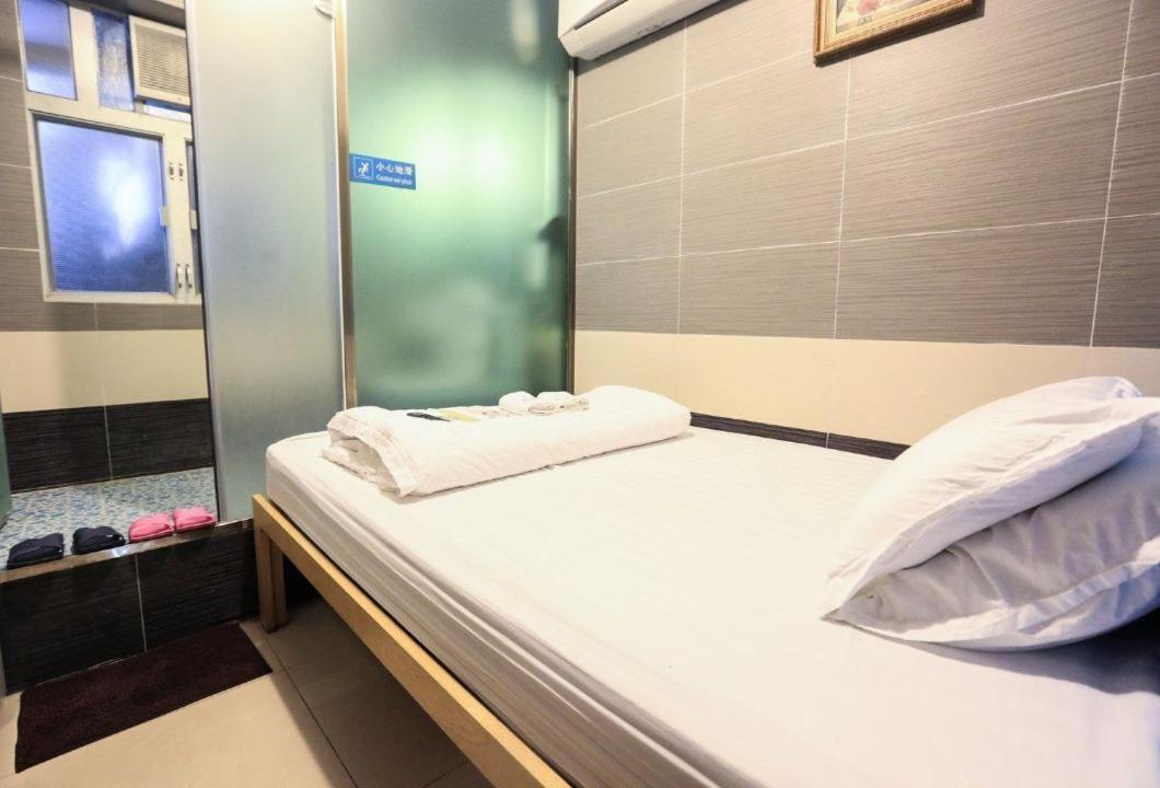 Hôtel · KK Hotel - Hostel - 24 hrs Reception in Flat C2 , Tsim Sha Tsui Building, 83-97 Nathan Road, Tsim Sha Tsui, Kowloon, Hong Kong