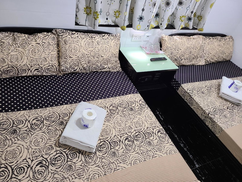 New Day Night Hostel RECEPTION 24 HOUR BLOCK D CHUNGKING MANSION TSIM SHA TSUI KOWLOONN, Hong Kong, Hong Kong
