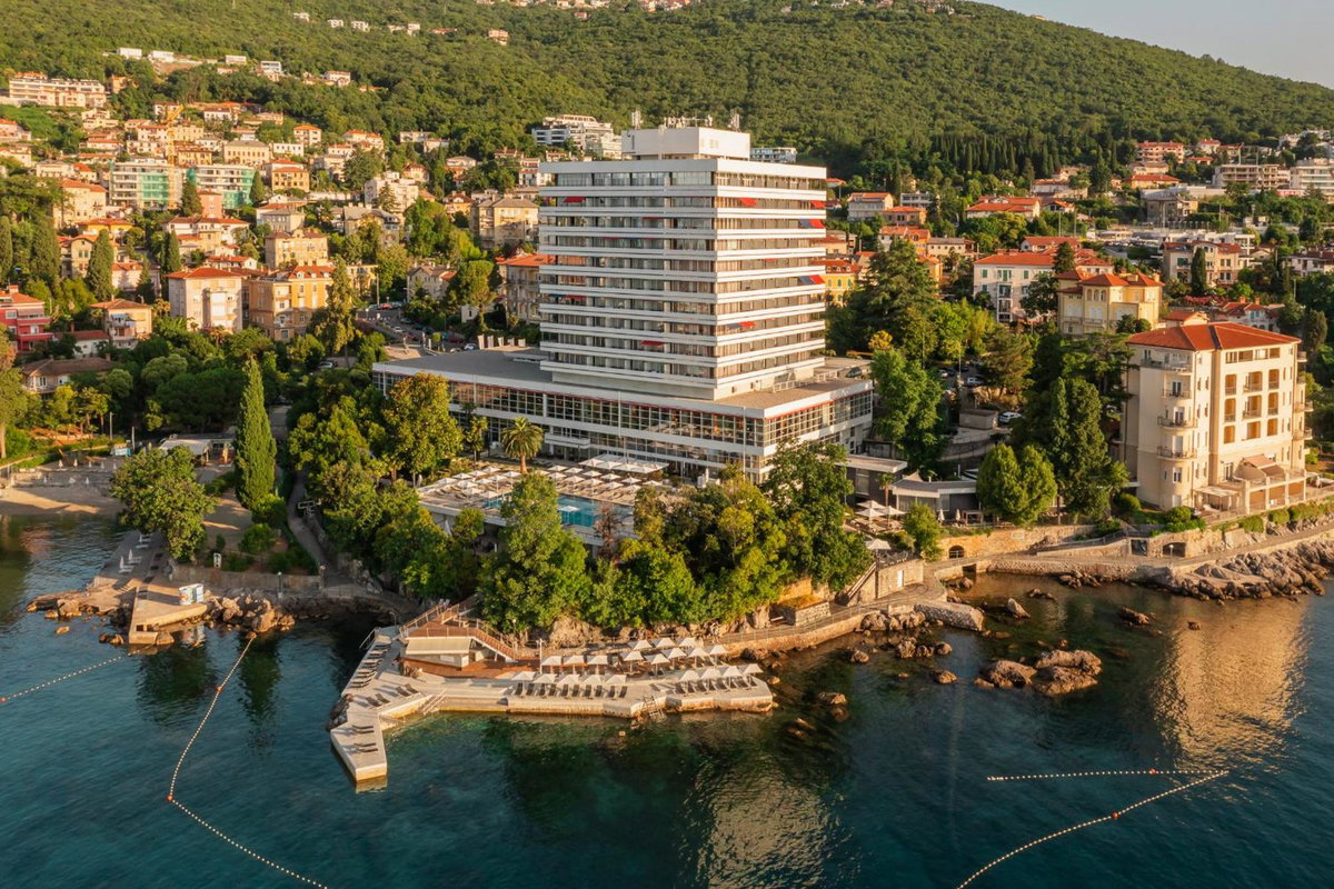 Отель · Hotel Ambasador - by Liburnia Hotels & Villas, Rijeka
