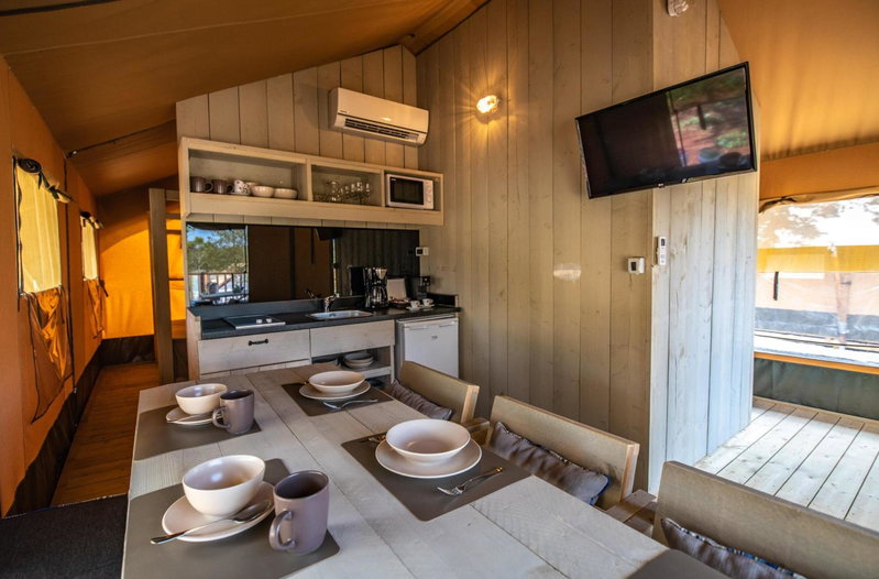 Arena One 99 Glamping, Pula, Kroatien