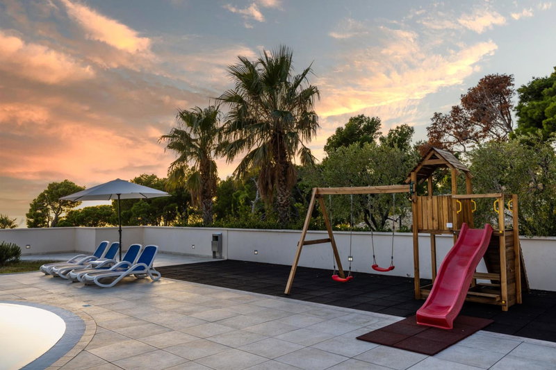 Romana Beach Resort, Makarska, Croacia