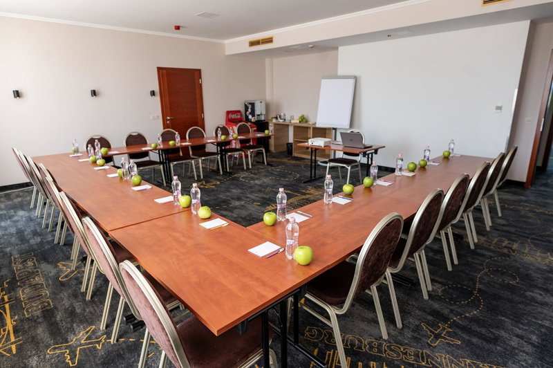Airport Hotel Budapest, Gyal, Ungarn