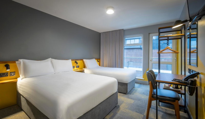 Fitzsimons Hotel Temple Bar, Dublin, Ireland