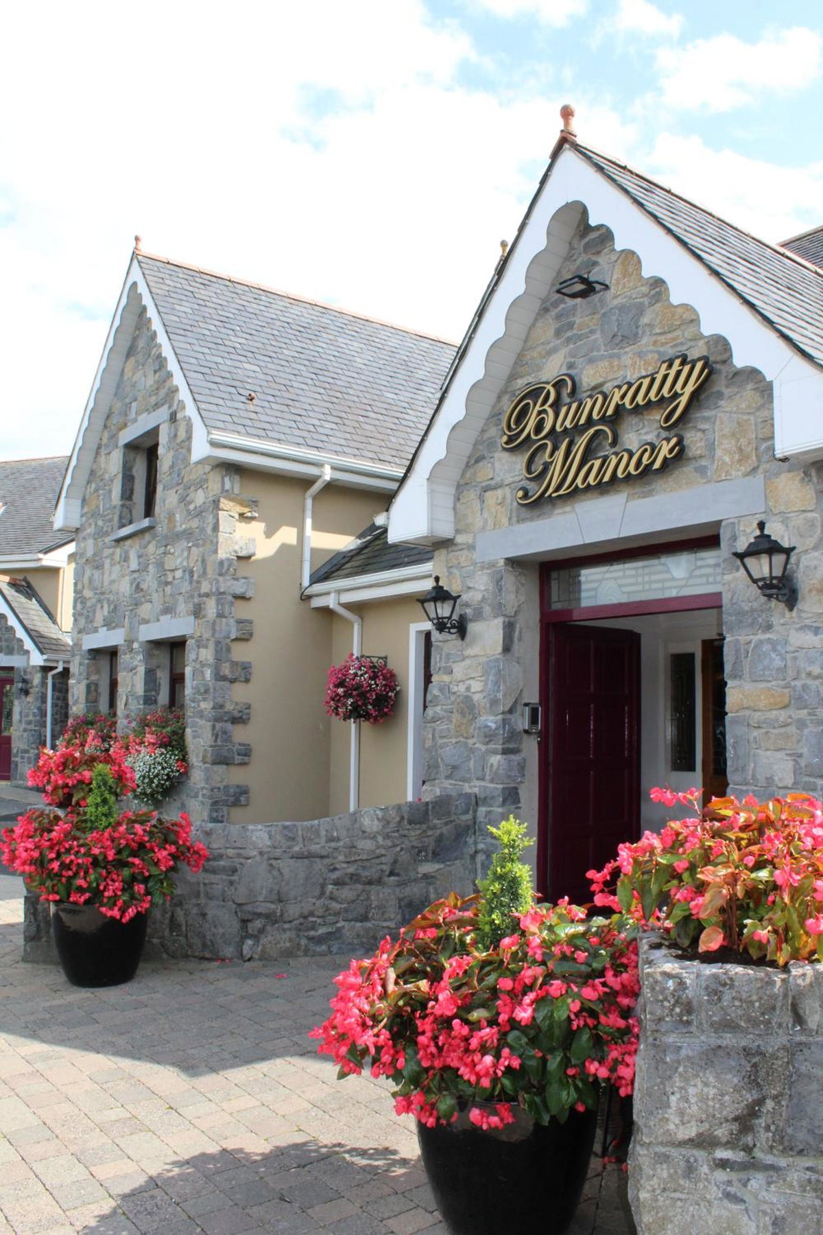 Отель · Bunratty Manor Hotel, Limerick