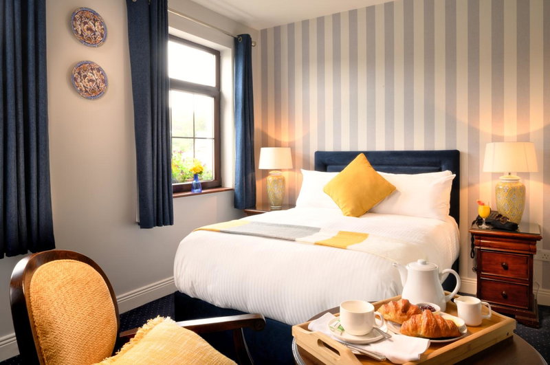 Bunratty Manor Hotel, Limerick, Ireland
