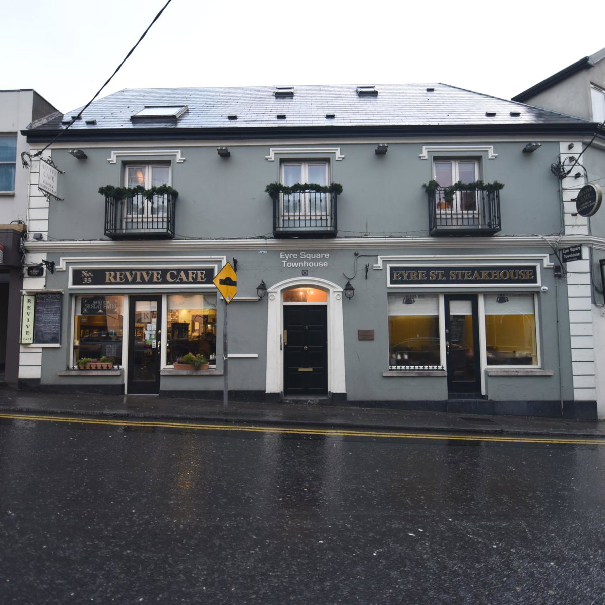 Hotel · The Eyre Square Townhouse, Galway