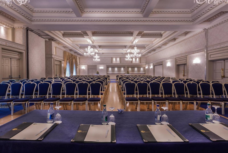 The Newgrange Hotel, Navan, Ирландия