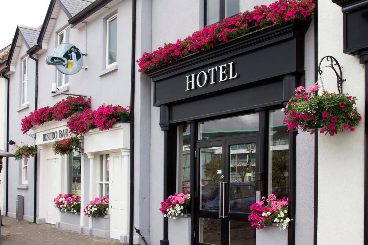 Hotel · The Huntsman Inn, Galway