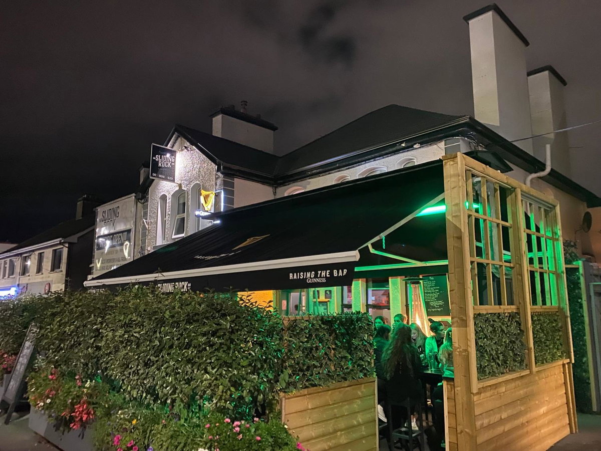 Hotel · The Sliding Rock Inn, Galway