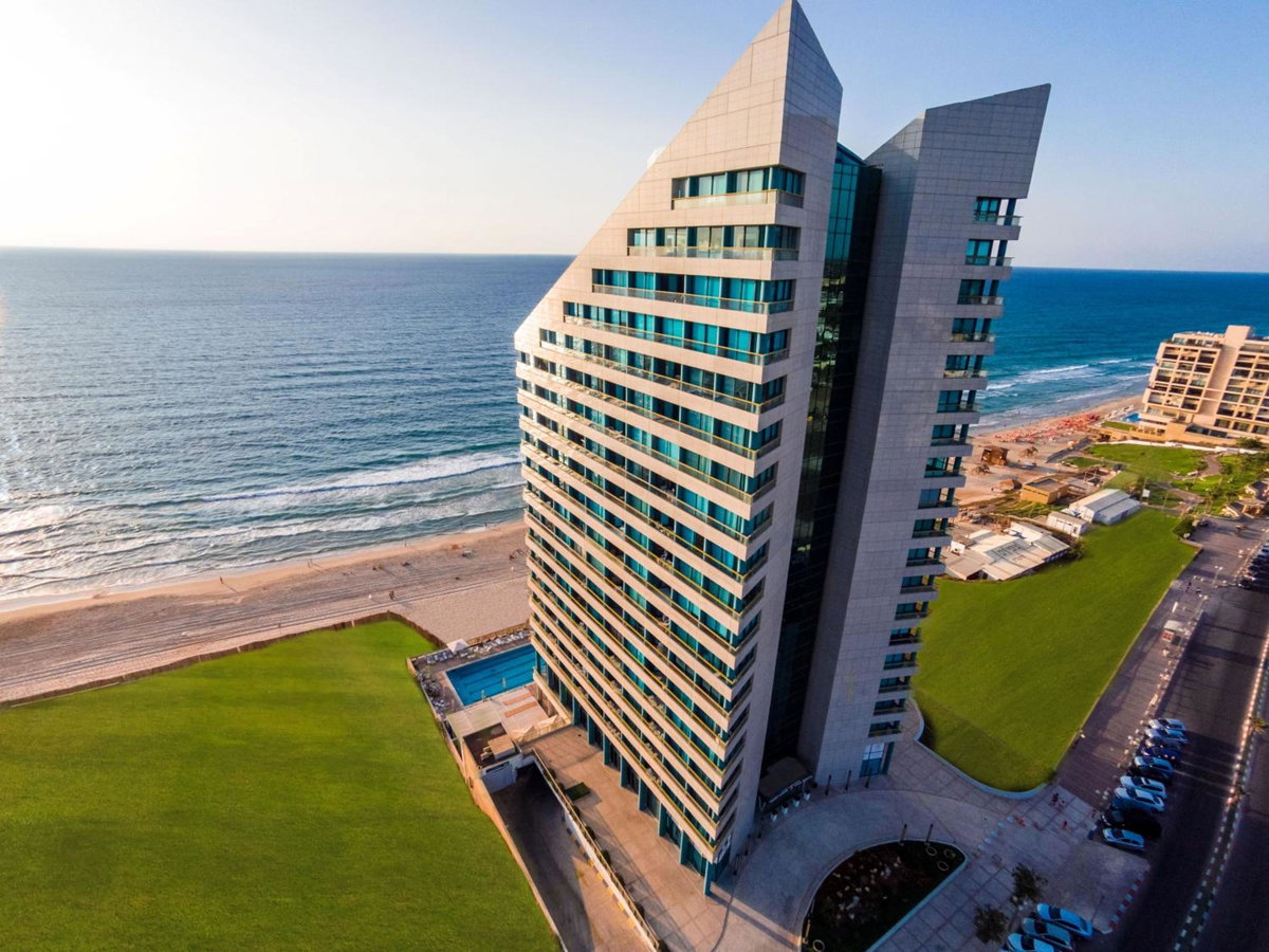 Hotel · Herbert Samuel Okeanos Suites Herzilya, Herzliya