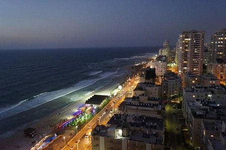 Isramax 3BR apartment near the sea., Bat Yam, Israel