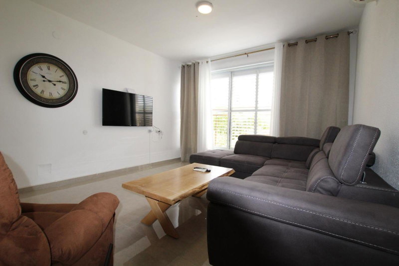 Isramax 3BR apartment near the sea., Bat Yam, Israel