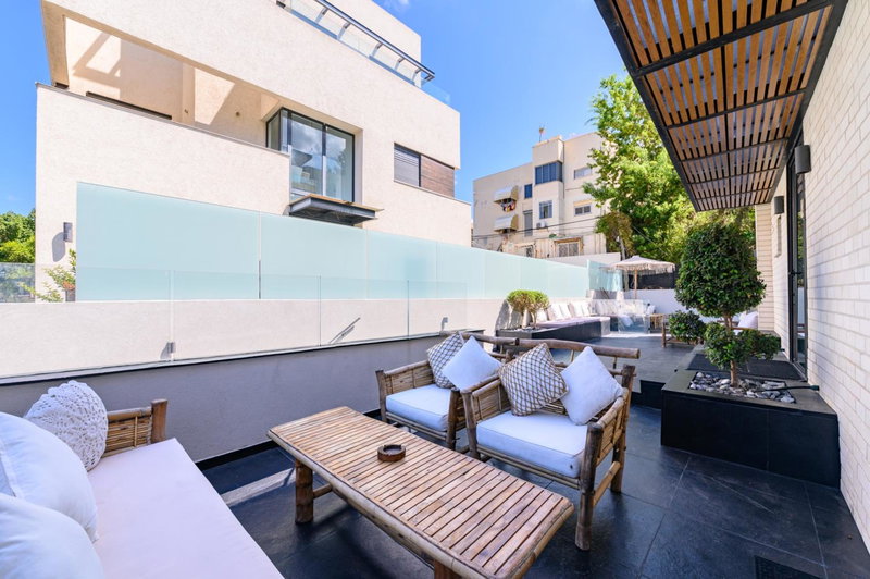 Rokah Luxury Villa at Ramat HaHayal, Bnei Brak, Israel