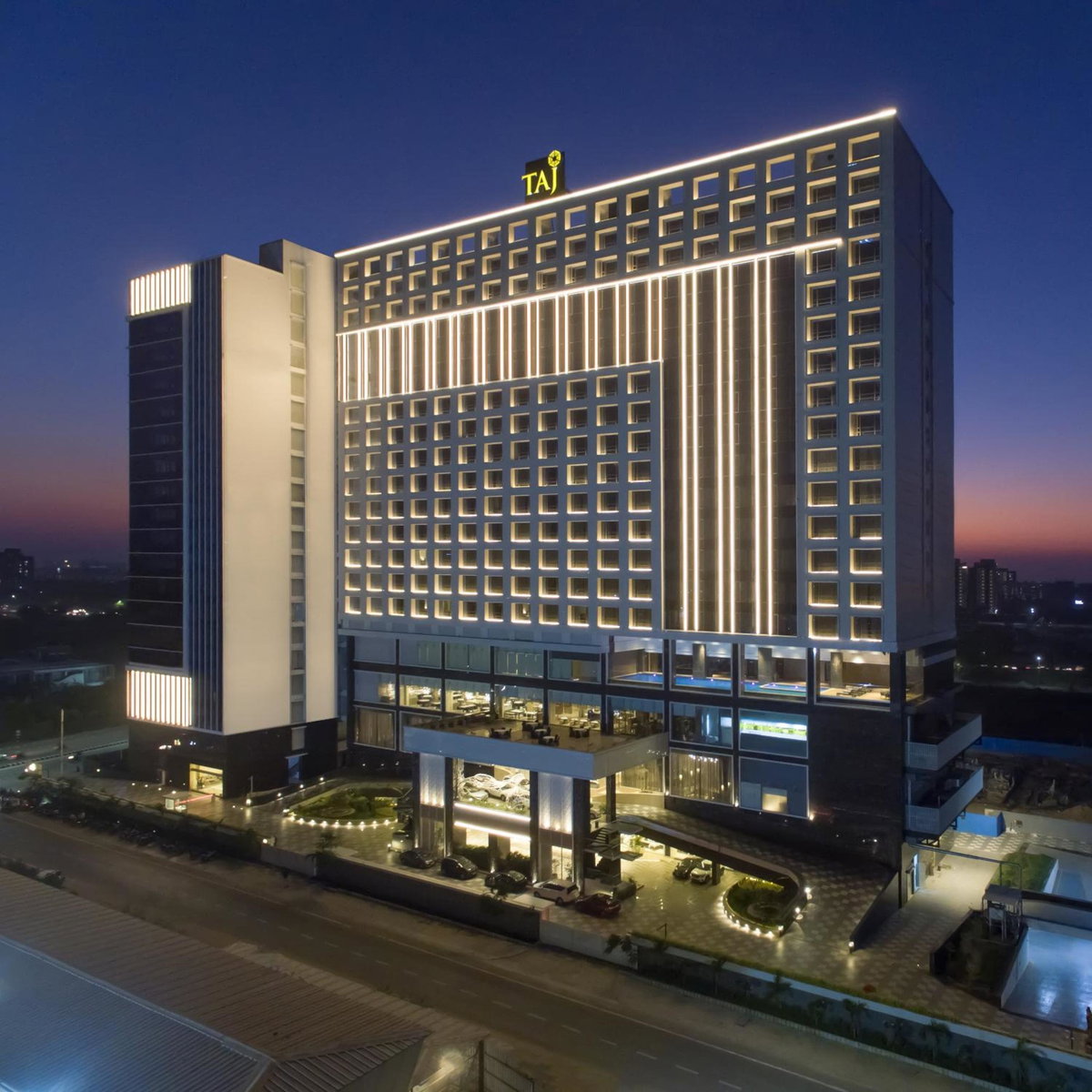 Taj Skyline Ahmedabad, Индия