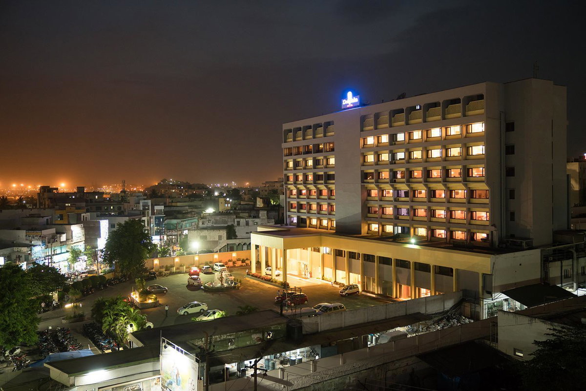 Dolphin Hotel, Индия