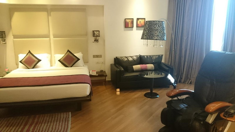 Ramada by Wyndham Navi Mumbai, Airoli, India