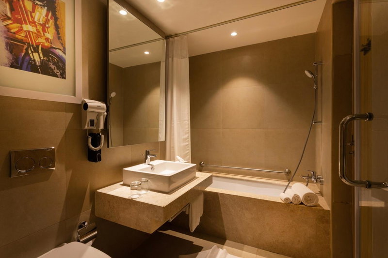 Holiday Inn Express & Suites Bengaluru Old Madras Road by IHG, Hoskote, India