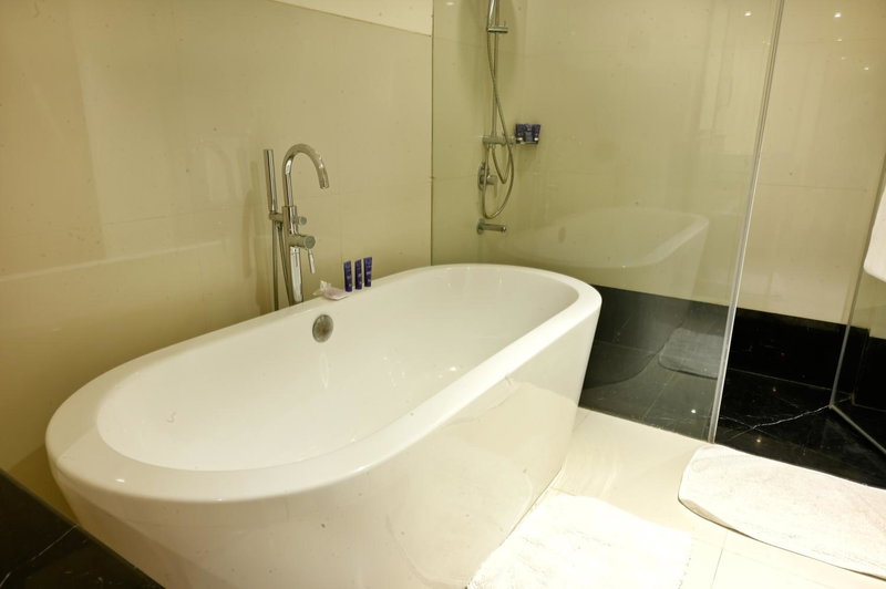 Vivanta Kolkata EM Bypass, Kolkata, Индия