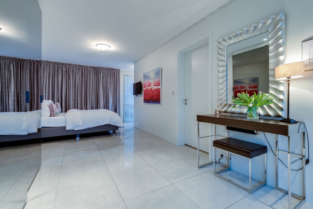 Black Pearl Luxury Apartments, Iceland