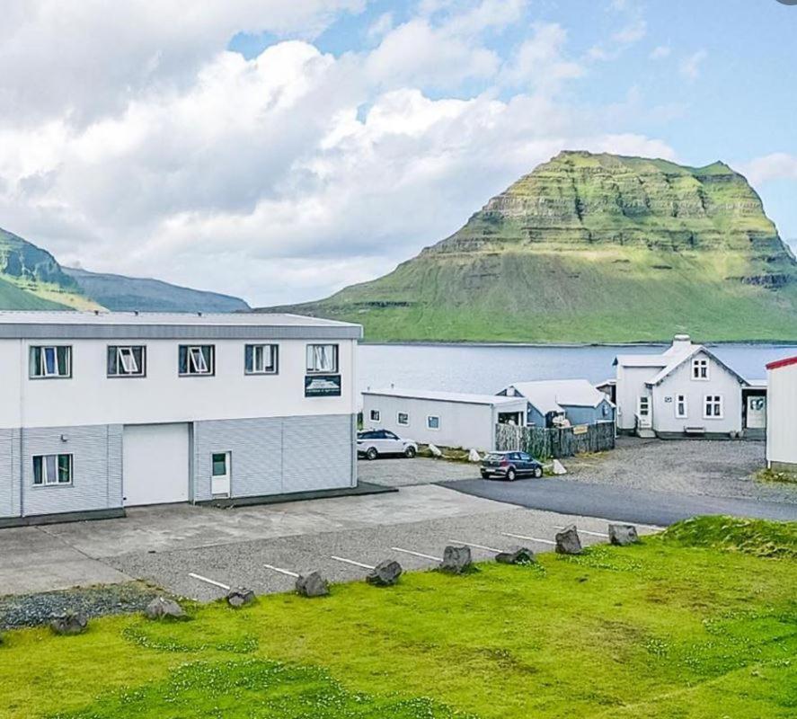 Stöð Guesthouse and apartments, Islandia