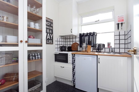 Overlooking the city, bright & cozy - Free Parking (A2), Reykjavík, Iceland