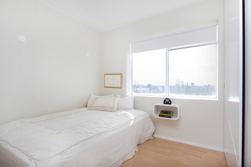 Overlooking the city, bright & cozy - Free Parking (A2), Reykjavík, Iceland