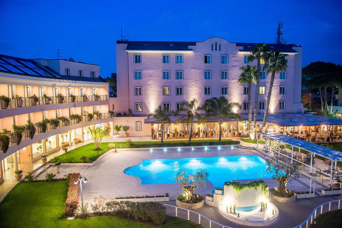 Hotel · Hotel Isola Sacra Rome Airport, Lido Di Ostia