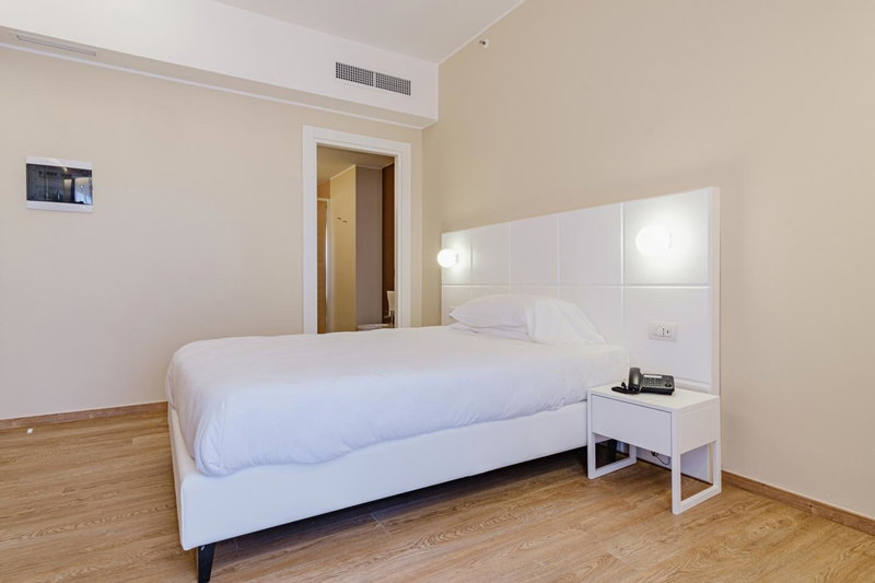 Hotel Boston, Bari, Italy