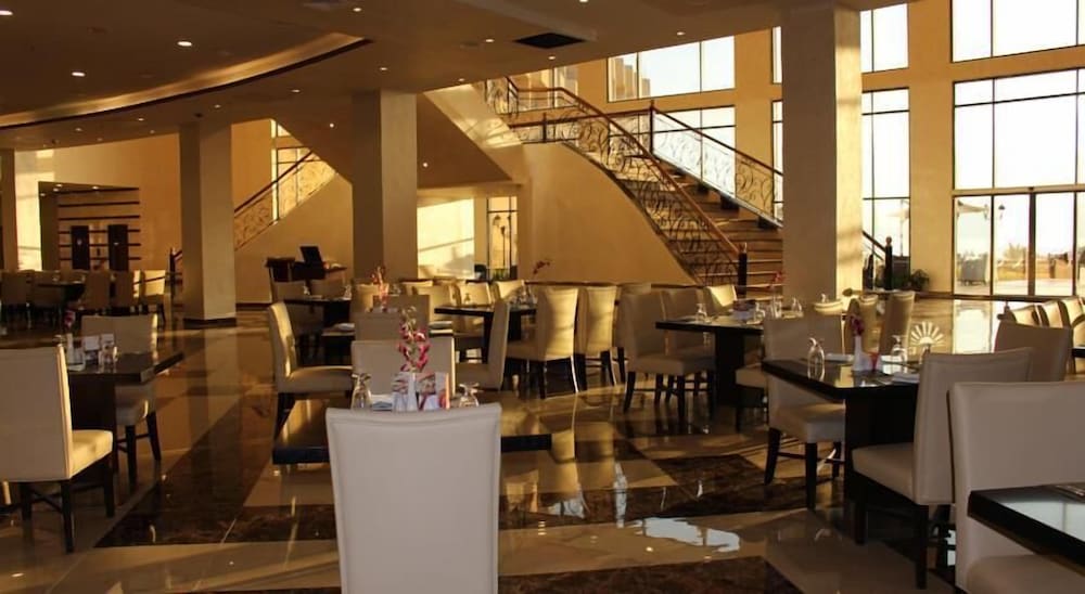 Отель · Grand East Hotel - Resort & Spa Dead Sea, Sweimeh