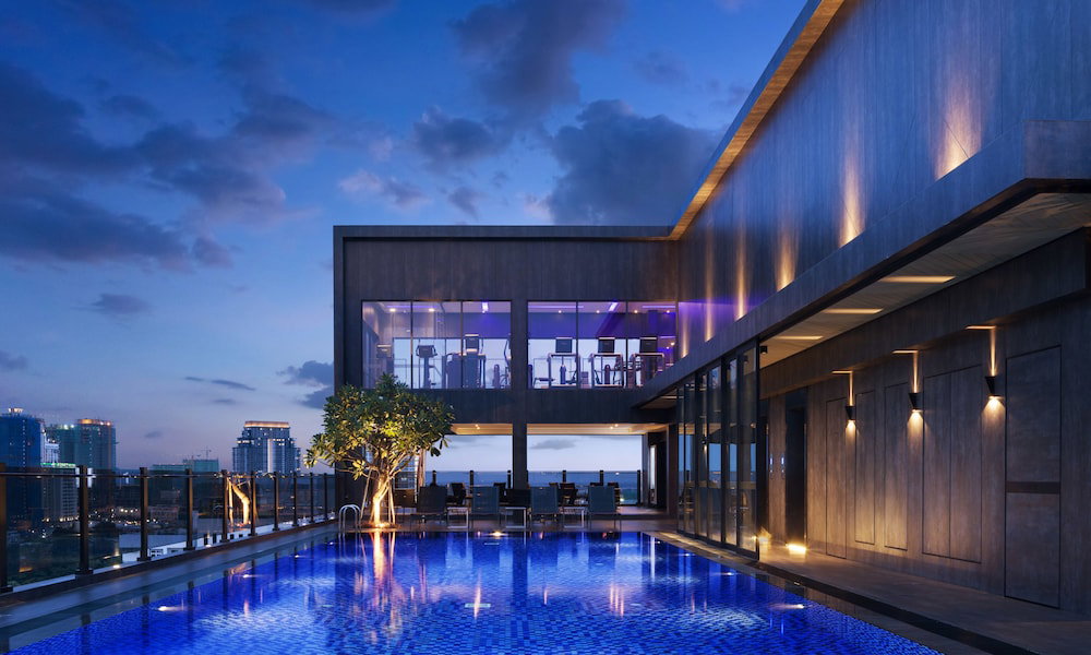 Отель · One Residence Hotel & Apartment, Phnom Penh