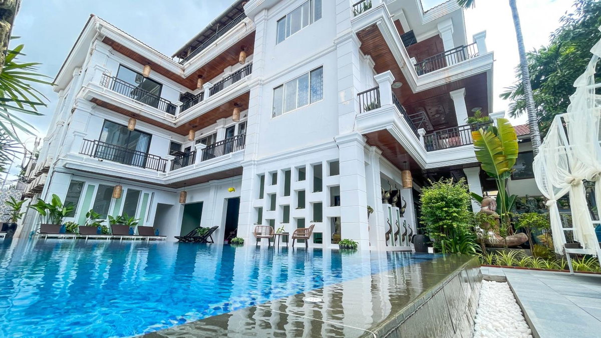 Отель · The Center Point, Siem Reap