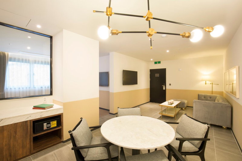 Nampo Hound Hotel Premier, Busan, 대한민국