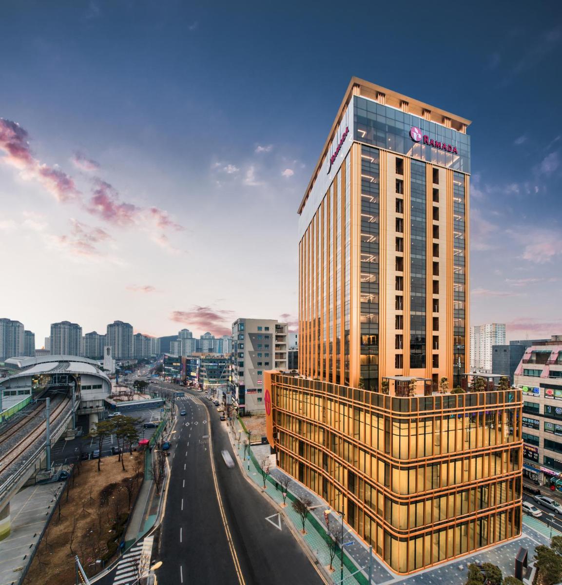 Hotel · Ramada by Wyndham Incheon, Incheon