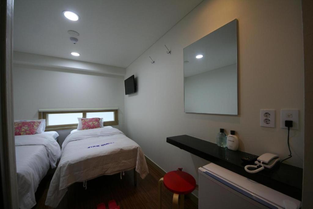 Hotel · Star Guest House, Seoul