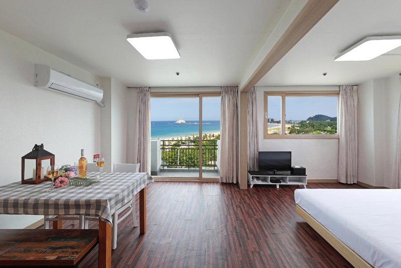 Ocean2YouResort SokchoSeorakBeach Hotel&Condo, Kosong, 대한민국